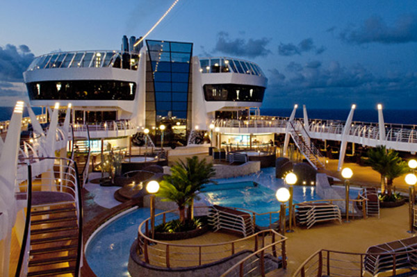 msc-divina-pool-area-vegan-cruise